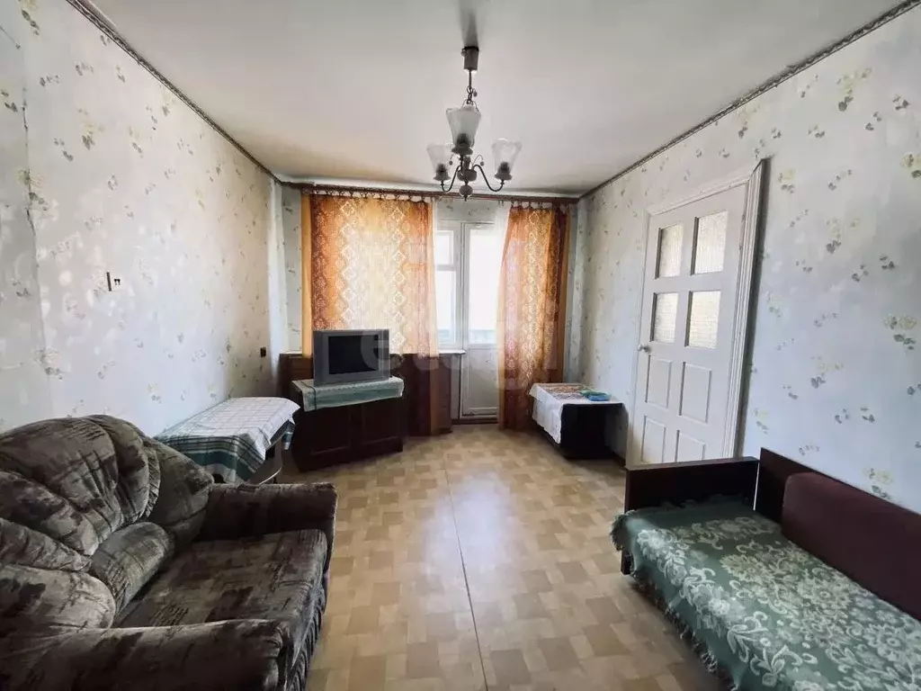 2-к кв. Псковская область, Печоры Заводская ул., 3б (43.8 м) - Фото 0