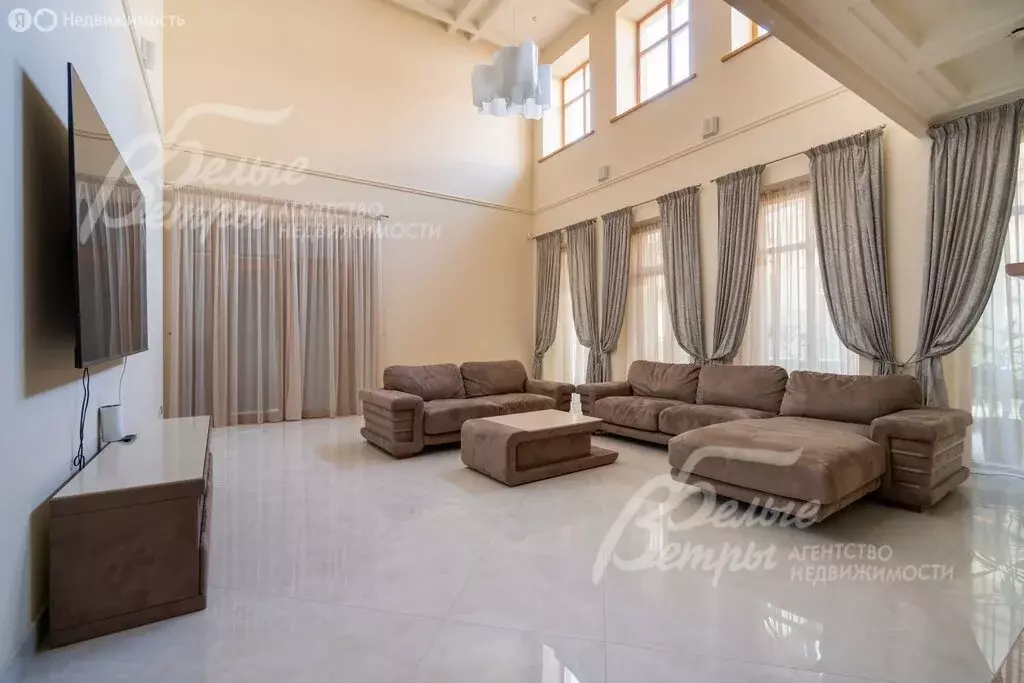 Дом в Москва, район Троицк, КП Чароит (700 м) - Фото 2