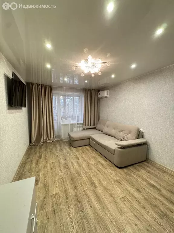 3-комнатная квартира: Курган, Галкинская улица, 53 (57 м) - Фото 0