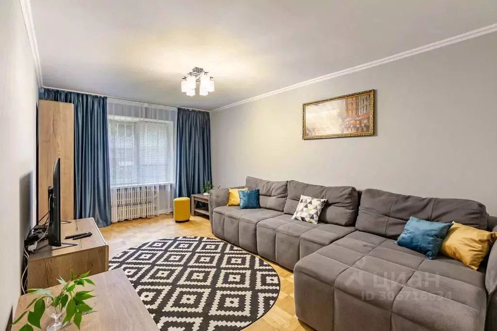 3-к кв. Ставропольский край, Кисловодск ул. Куйбышева, 53 (80.0 м) - Фото 0