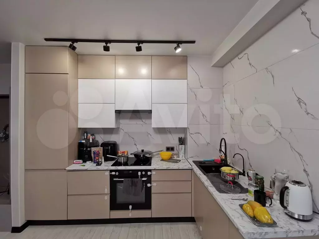 2-к. квартира, 64 м, 2/9 эт. - Фото 0
