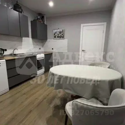 2-к кв. Тюменская область, Тюмень Новгородская ул., 14 (66.1 м) - Фото 2