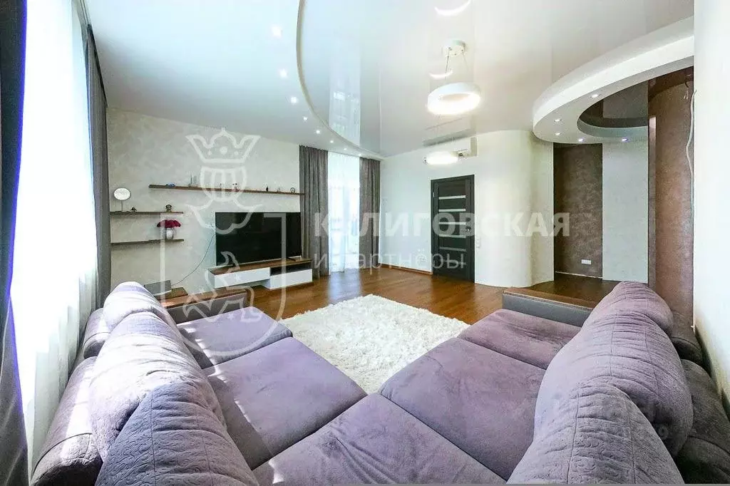 3-к кв. Свердловская область, Екатеринбург ул. Юмашева, 9 (160.0 м) - Фото 0