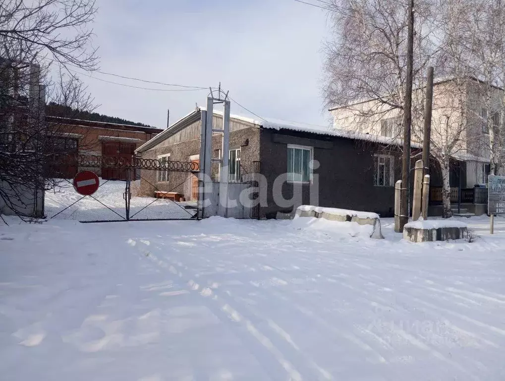 Склад в Бурятия, с. Бичура ул. Советская, 75 (2740 м) - Фото 1