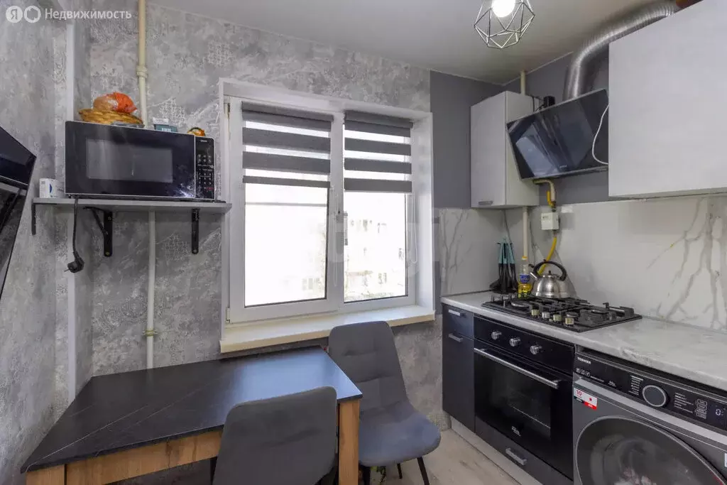 2-комнатная квартира: Омск, микрорайон Солнечный, 3-я Любинская улица, ... - Фото 1