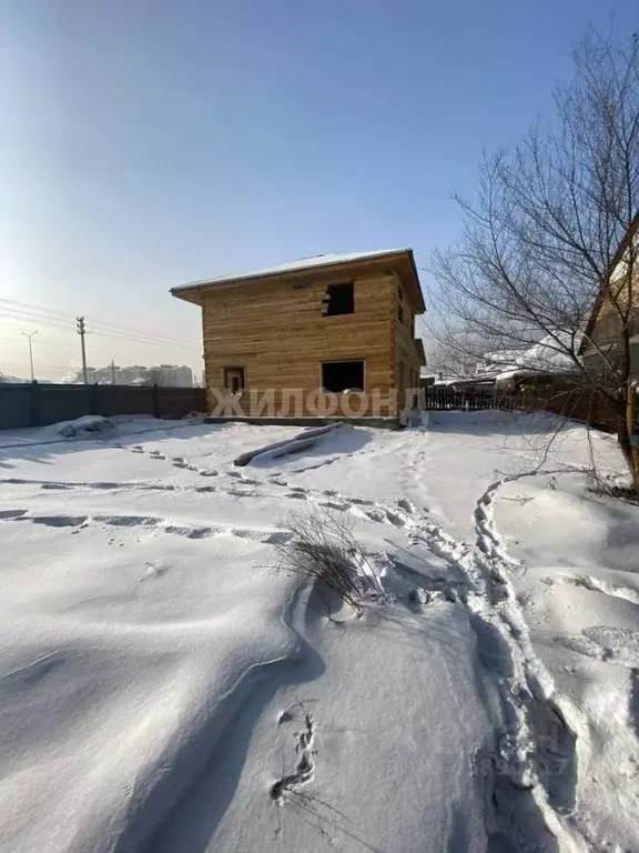 Дом в Тыва, Кызыл ул. Фрунзе (200 м) - Фото 0