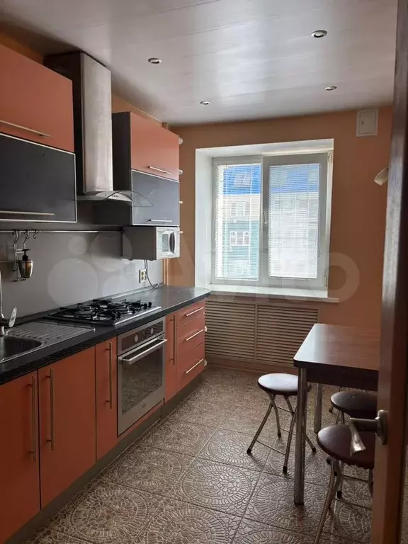 3-к. квартира, 60 м, 3/6 эт. - Фото 0