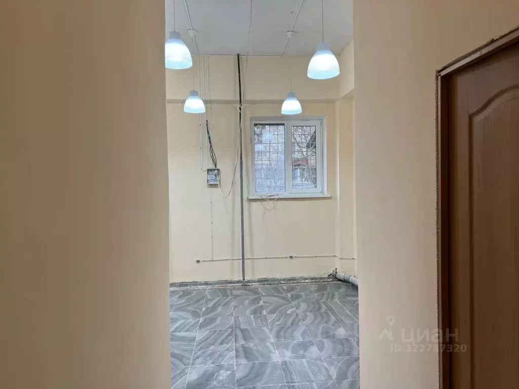 Торговая площадь в Крым, Феодосия ул. Крымская, 9 (53 м) - Фото 2