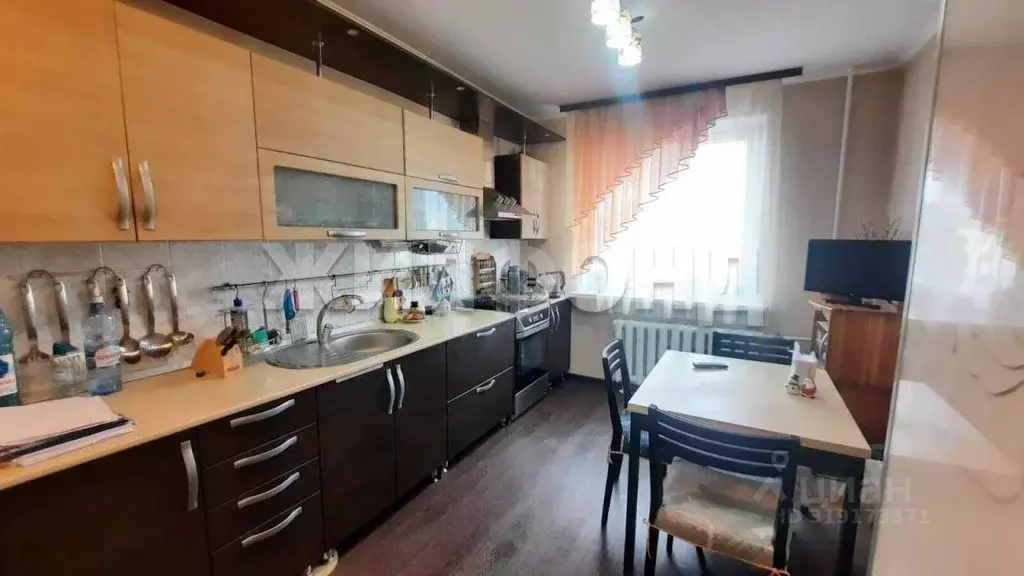 3-к кв. Ханты-Мансийский АО, Когалым ул. Мира, 2 (64.2 м) - Фото 0