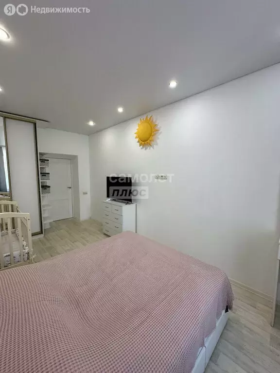 2-комнатная квартира: Омск, улица Крупской, 14к4 (55 м) - Фото 0