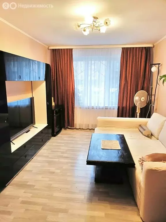 4-комнатная квартира: Кириши, улица Нефтехимиков, 20 (98 м) - Фото 2