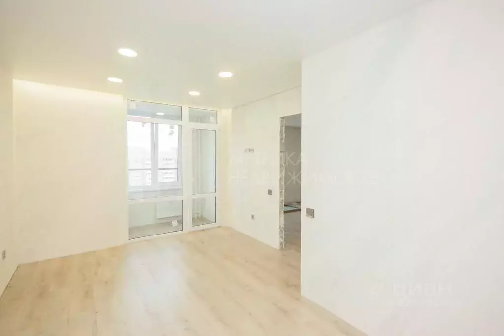 1-к кв. Тюменская область, Тюмень ул. Новоселов, 107 (37.4 м) - Фото 0