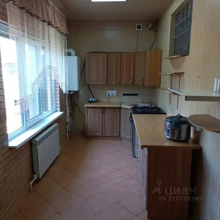 Дом в Ростовская область, Батайск ул. Серова (290 м) - Фото 1