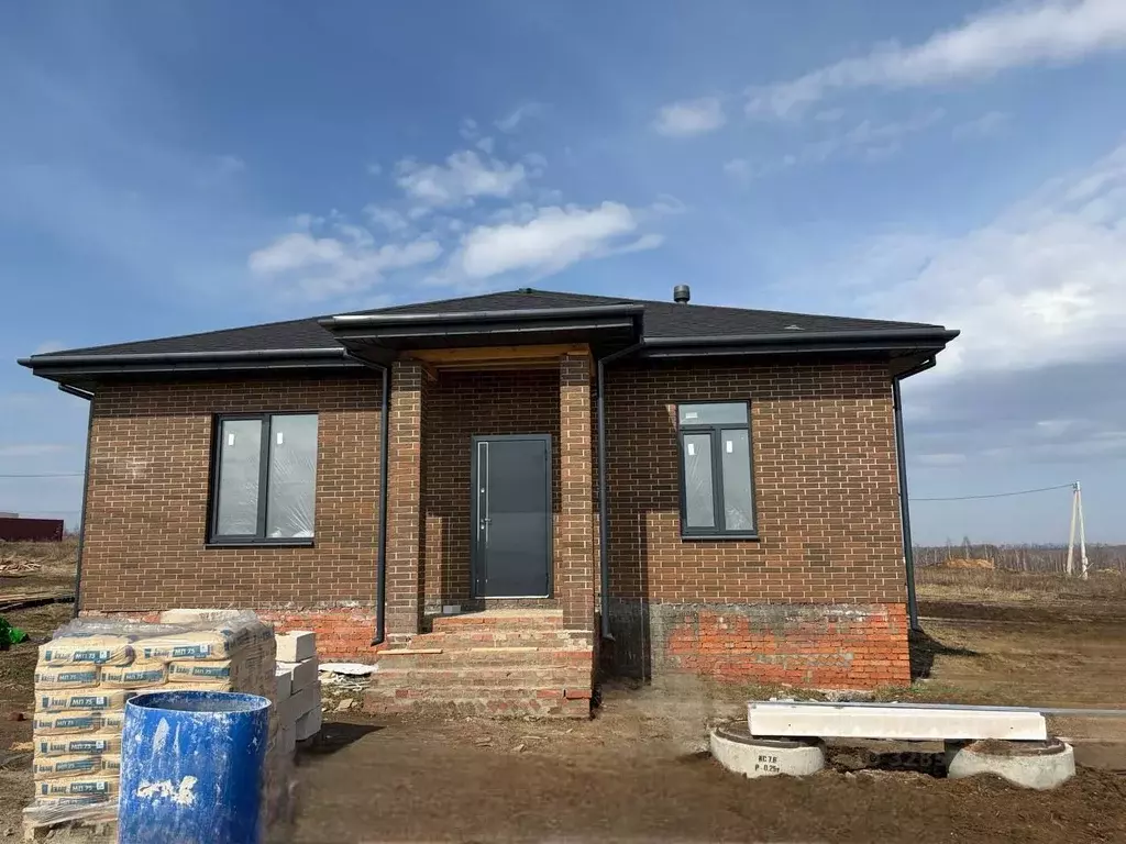 Дом в Курская область, Курский район, Нижнемедведицкий сельсовет, ... - Фото 1