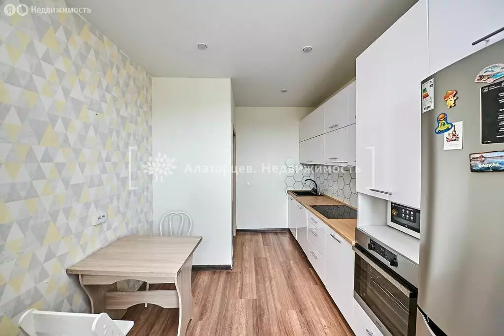 2-комнатная квартира: Кисловка, микрорайон Северный, улица Марины ... - Фото 1