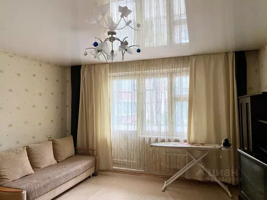 2-к кв. Красноярский край, Красноярск Взлетная ул., 26Г (60.0 м) - Фото 0