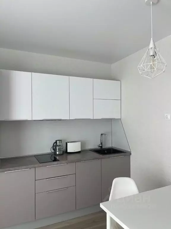 Студия Свердловская область, Екатеринбург ул. Соболева, 19 (29.3 м) - Фото 1