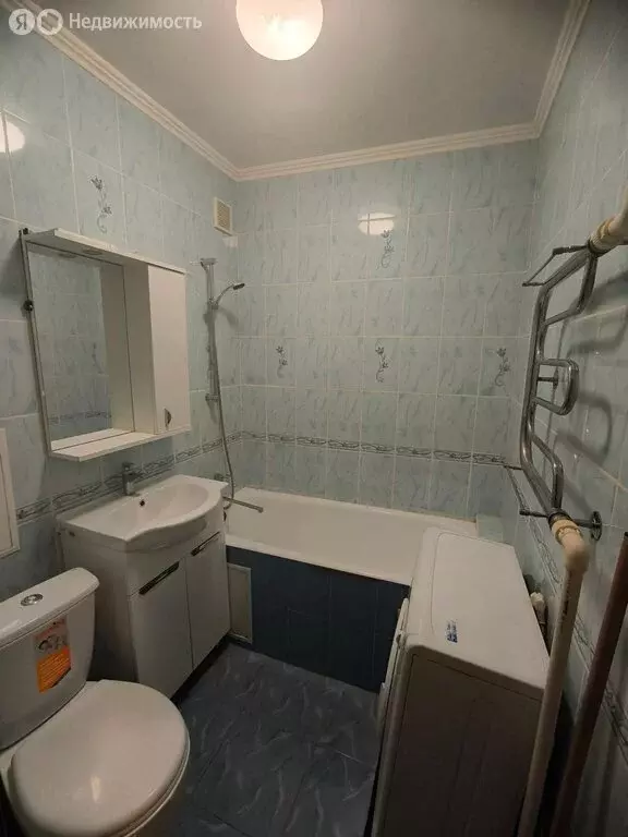 3-комнатная квартира: Омск, улица Петра Ильичёва, 1 (42 м) - Фото 2