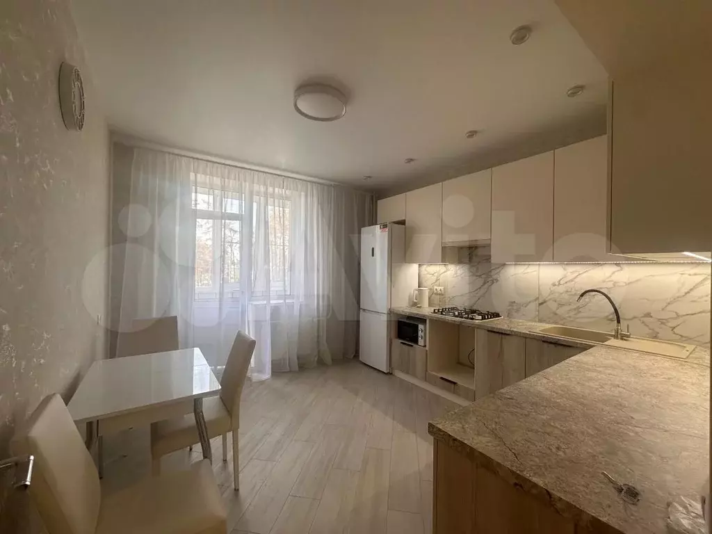 1-к. квартира, 40 м, 3/7 эт. - Фото 0