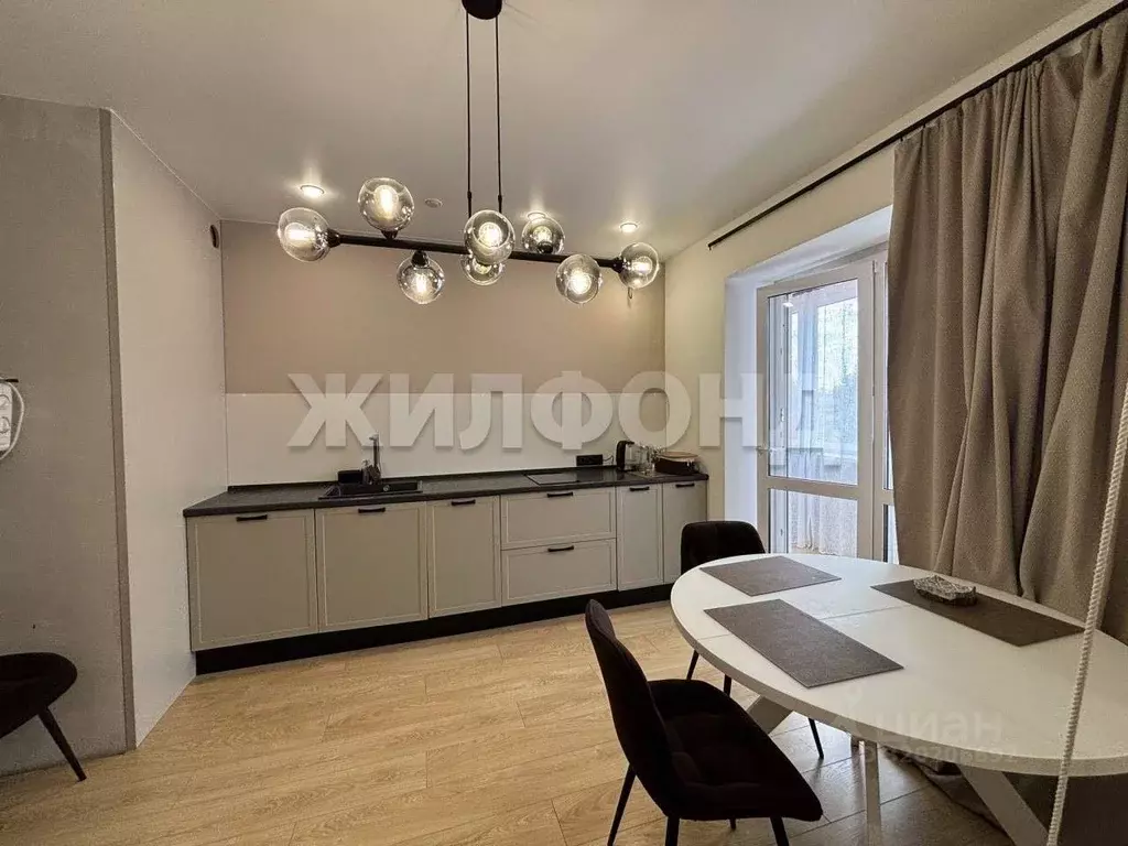 2-к кв. Иркутская область, Иркутск Байкальская ул., 289/8 (56.6 м) - Фото 0