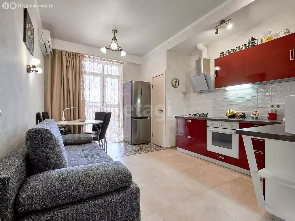 3-комнатная квартира: Кисловодск, улица Декабристов, 36/2 (100 м) - Фото 1
