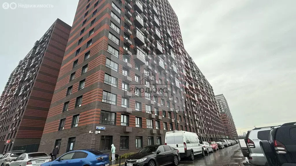 3-комнатная квартира: Екатеринбург, Полимерный переулок, 11 (48.7 м) - Фото 0