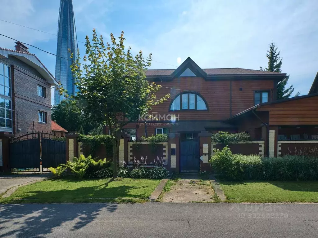 Коттедж в Санкт-Петербург Лахта тер., ул. Александровская, 17 (300 м) - Фото 1