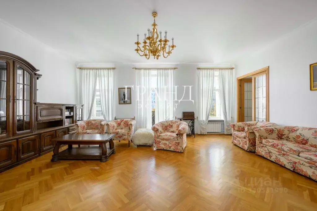 6-к кв. Москва ул. Макаренко, 2 (261.0 м) - Фото 1
