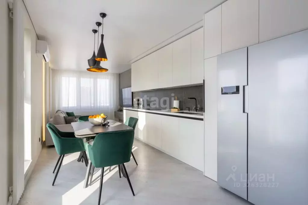 3-к кв. Тюменская область, Тюмень ул. Краснооктябрьская, 14 (73.6 м) - Фото 1