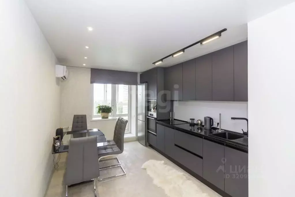 2-к кв. Тюменская область, Тюмень Амурская ул., 39 (58.1 м) - Фото 1