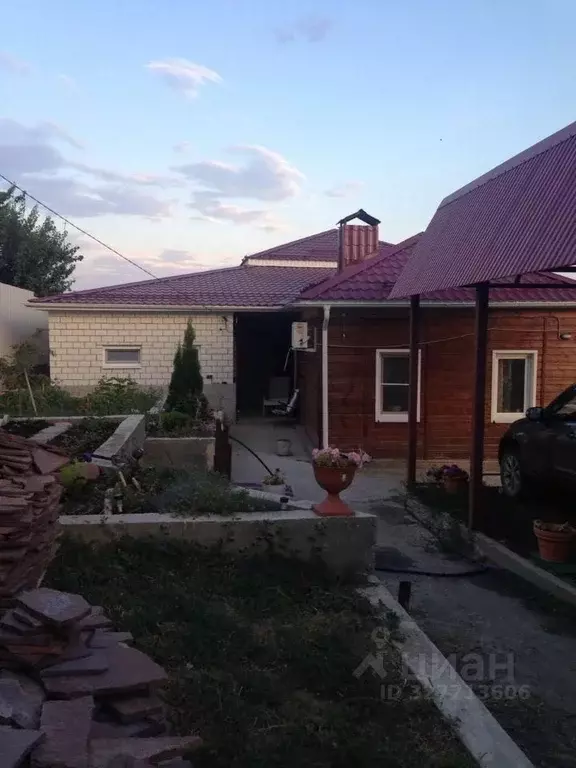 Дом в Саратовская область, Саратов Прессовая ул., 15 (185 м) - Фото 1