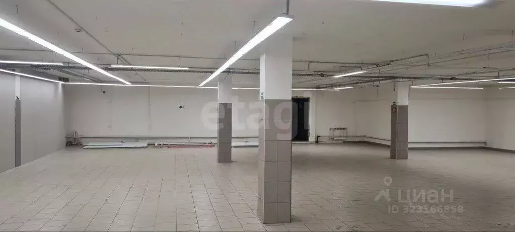 Торговая площадь в Ямало-Ненецкий АО, Новый Уренгой Железнодорожная ... - Фото 1