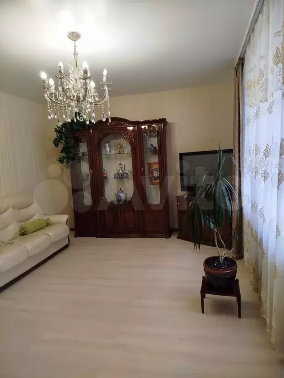 2-к. квартира, 76 м, 2/9 эт. - Фото 1