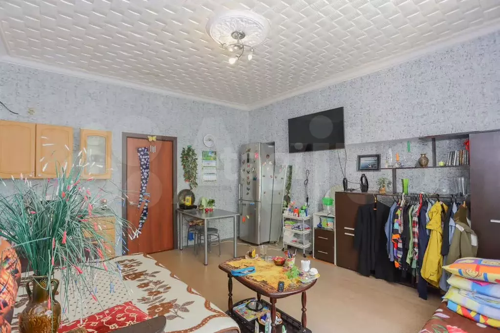 Комната 23 м в 3-к., 2/2 эт. - Фото 0