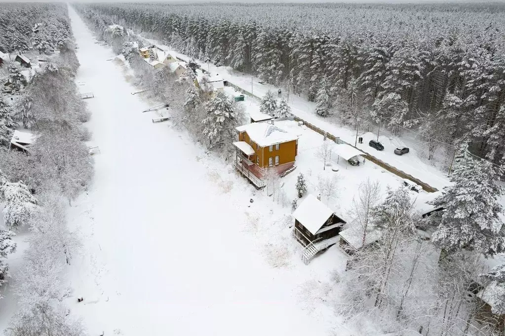 Дом в Ленинградская область, Волховский район, Иссадское с/пос, д. ... - Фото 1