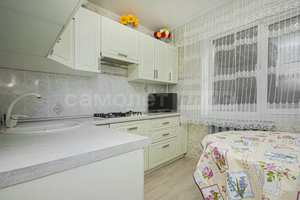 2-к кв. Московская область, Наро-Фоминск ул. Полубоярова, 3 (49.6 м) - Фото 0