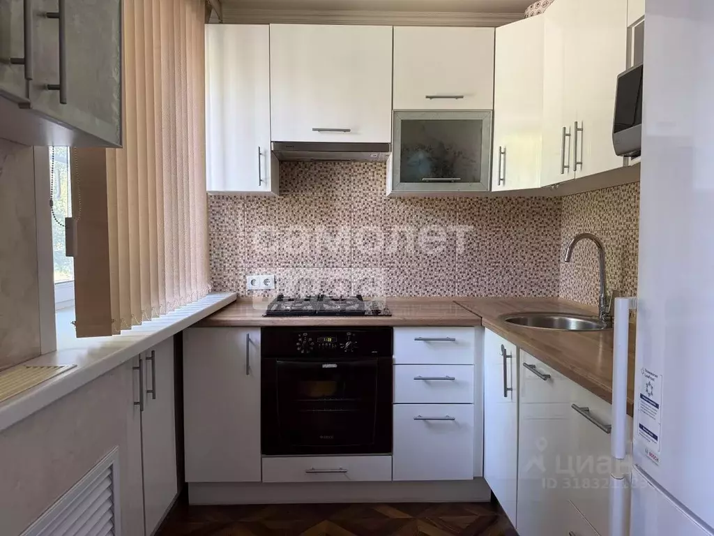4-к кв. Самарская область, Тольятти ул. Жилина, 62 (61.4 м) - Фото 0