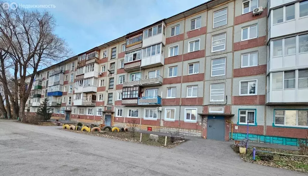 2-комнатная квартира: Калачинск, улица 15-го съезда ВЛКСМ, 2 (42.3 м) - Фото 1