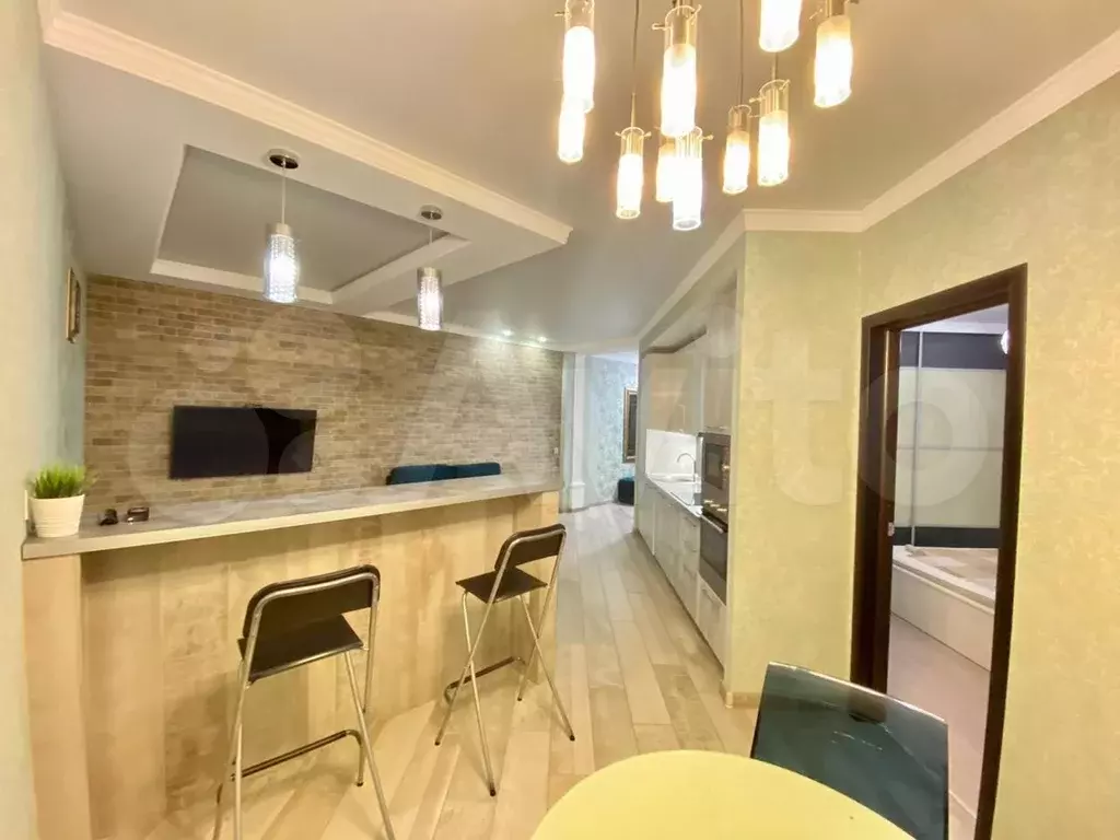 1-к. квартира, 60 м, 7/17 эт. - Фото 1
