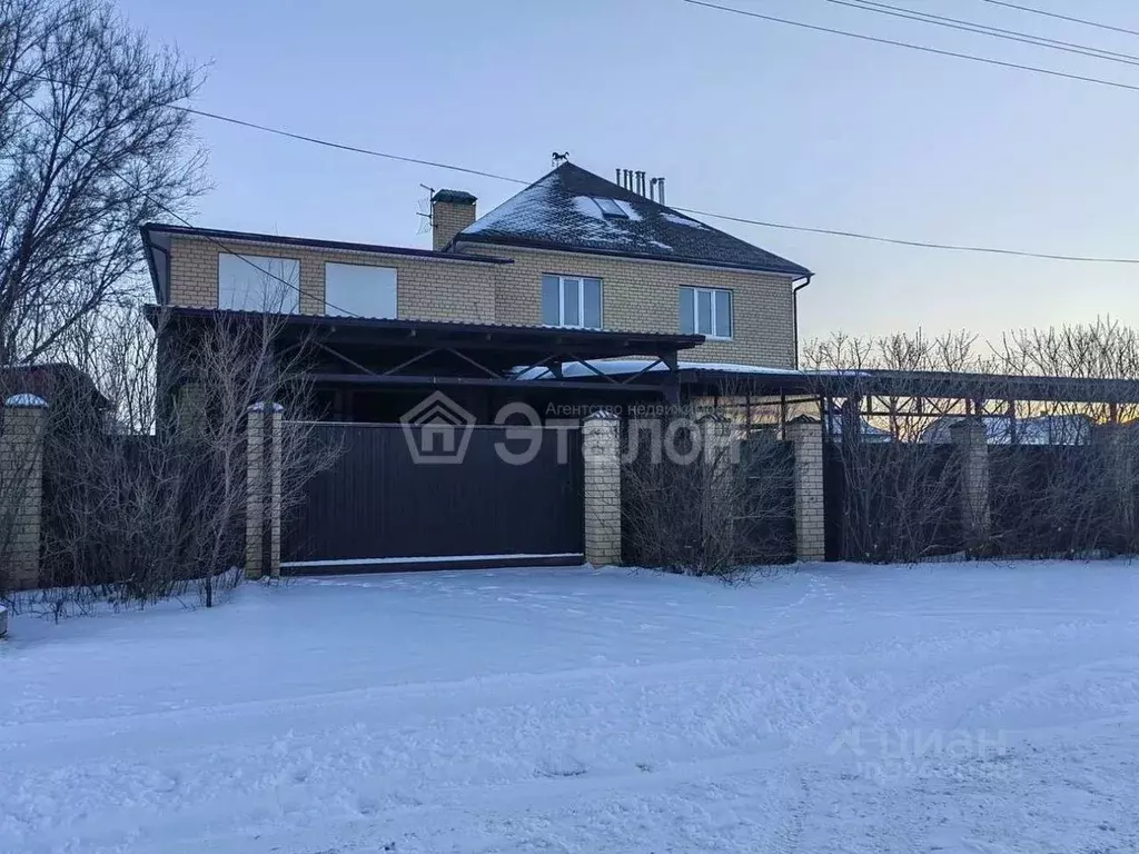 Дом в Волгоградская область, Волгоград Ежовская ул., 35 (340 м) - Фото 1