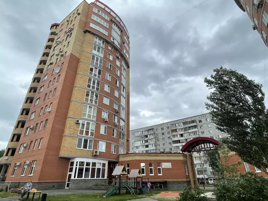 2-к кв. Омская область, Омск ул. Декабристов, 114 (98.9 м) - Фото 0