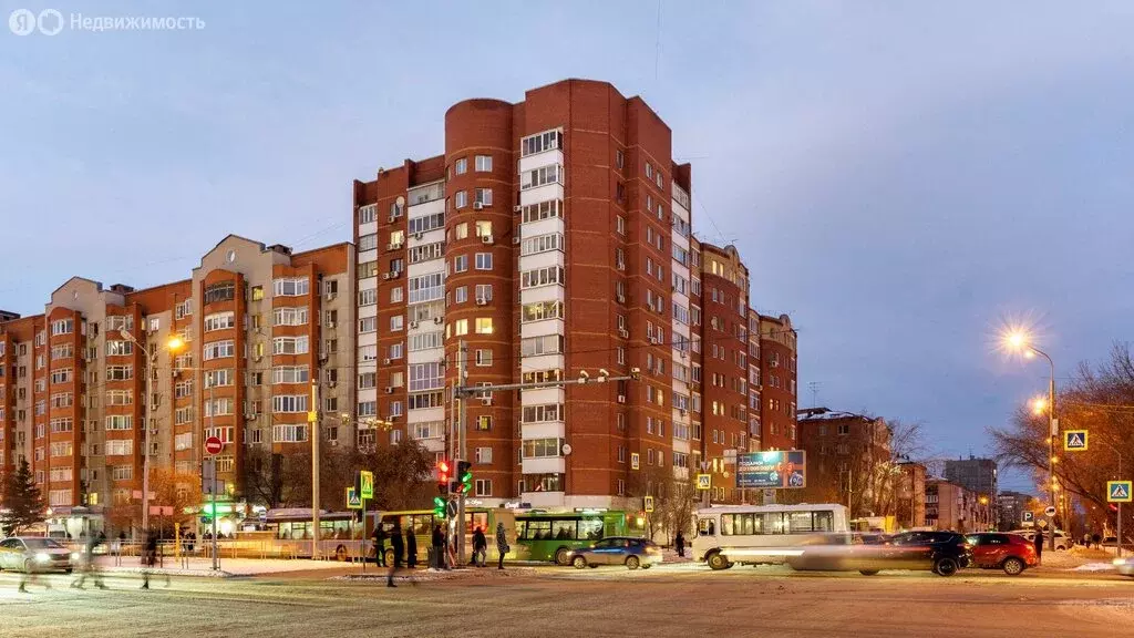 1-комнатная квартира: Тюмень, улица 50 лет Октября, 3к1 (50 м) - Фото 1