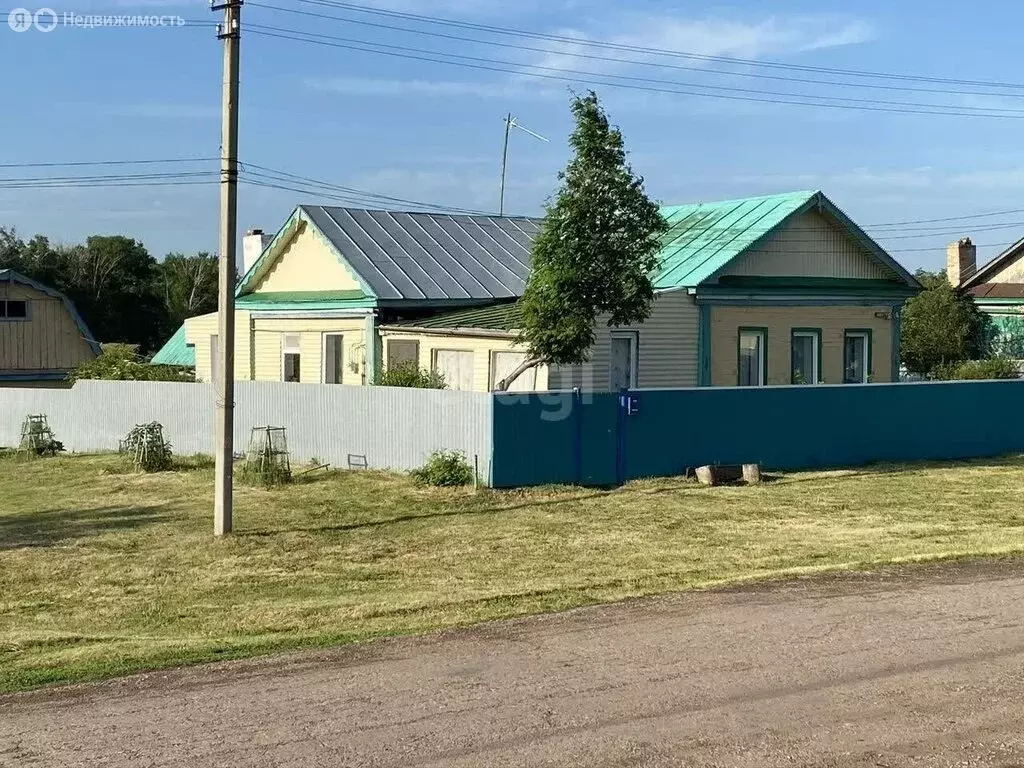 Дом в Аургазинский район, село Султанмуратово (100 м) - Фото 1