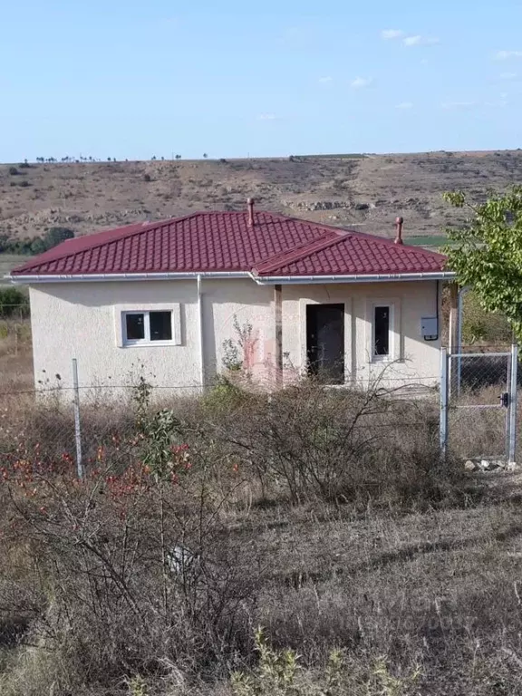 Дом в Крым, Бахчисарайский район, с. Тенистое ул. Мичурина (90 м) - Фото 0