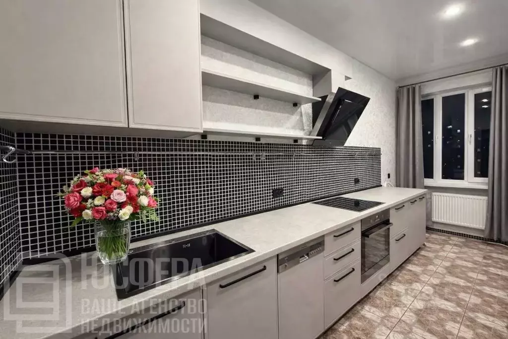 2-к кв. Волгоградская область, Волгоград Донецкая ул., 16а (80.0 м) - Фото 1