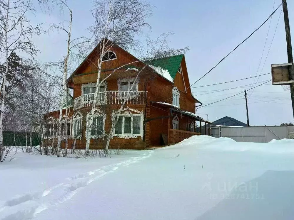 Дом в Саха (Якутия), Якутск ул. Рассветная (228 м) - Фото 1