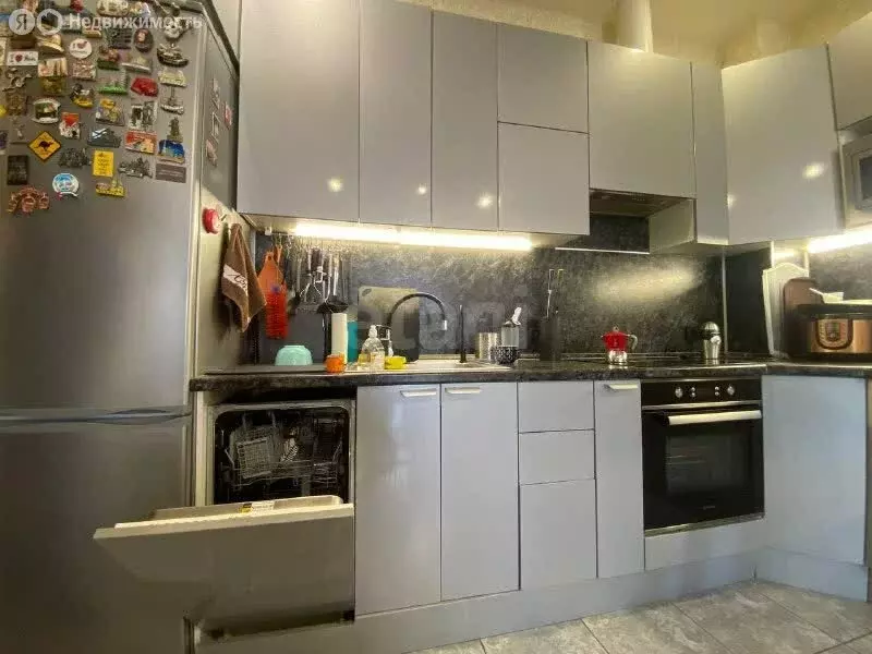 4-комнатная квартира: Симферополь, улица Воровского, 24А (95.6 м) - Фото 1