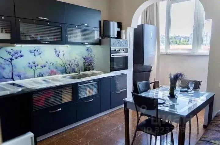 2-к кв. Краснодарский край, Сочи Центральный мкр, ул. Юных Ленинцев, ... - Фото 0