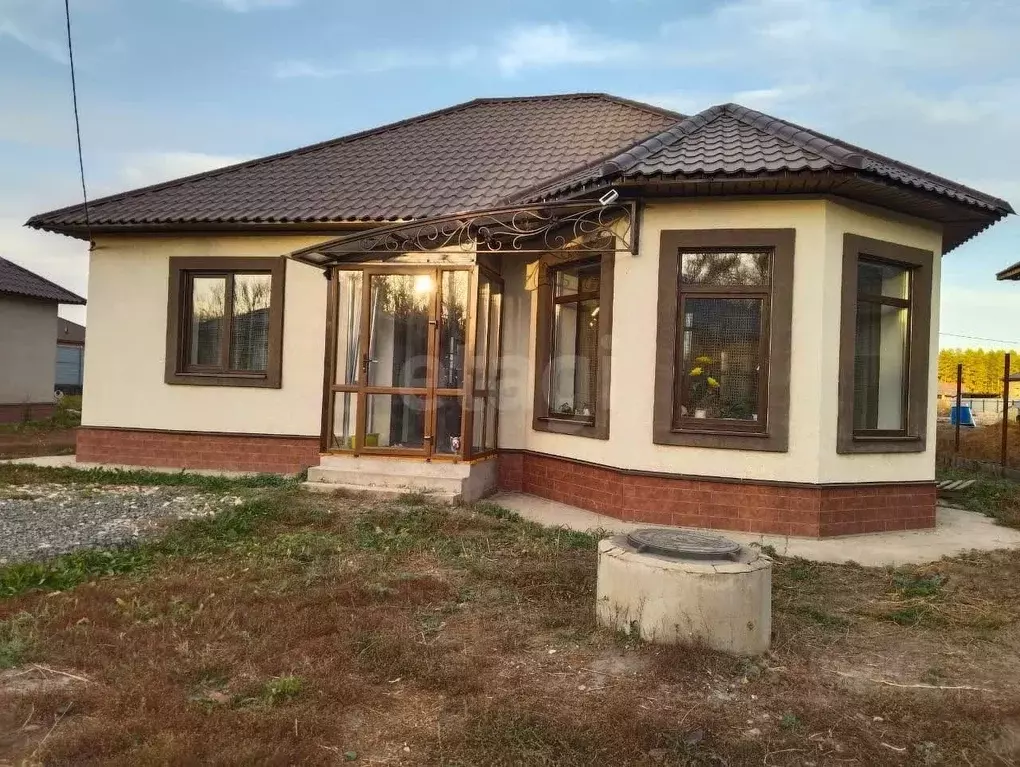 Дом в Оренбургская область, Оренбургский район, с. Нежинка ул. ... - Фото 1
