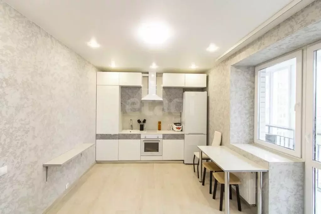 1-к кв. Тюменская область, Тюмень ул. 50 лет Октября, 75к4 (53.3 м) - Фото 0